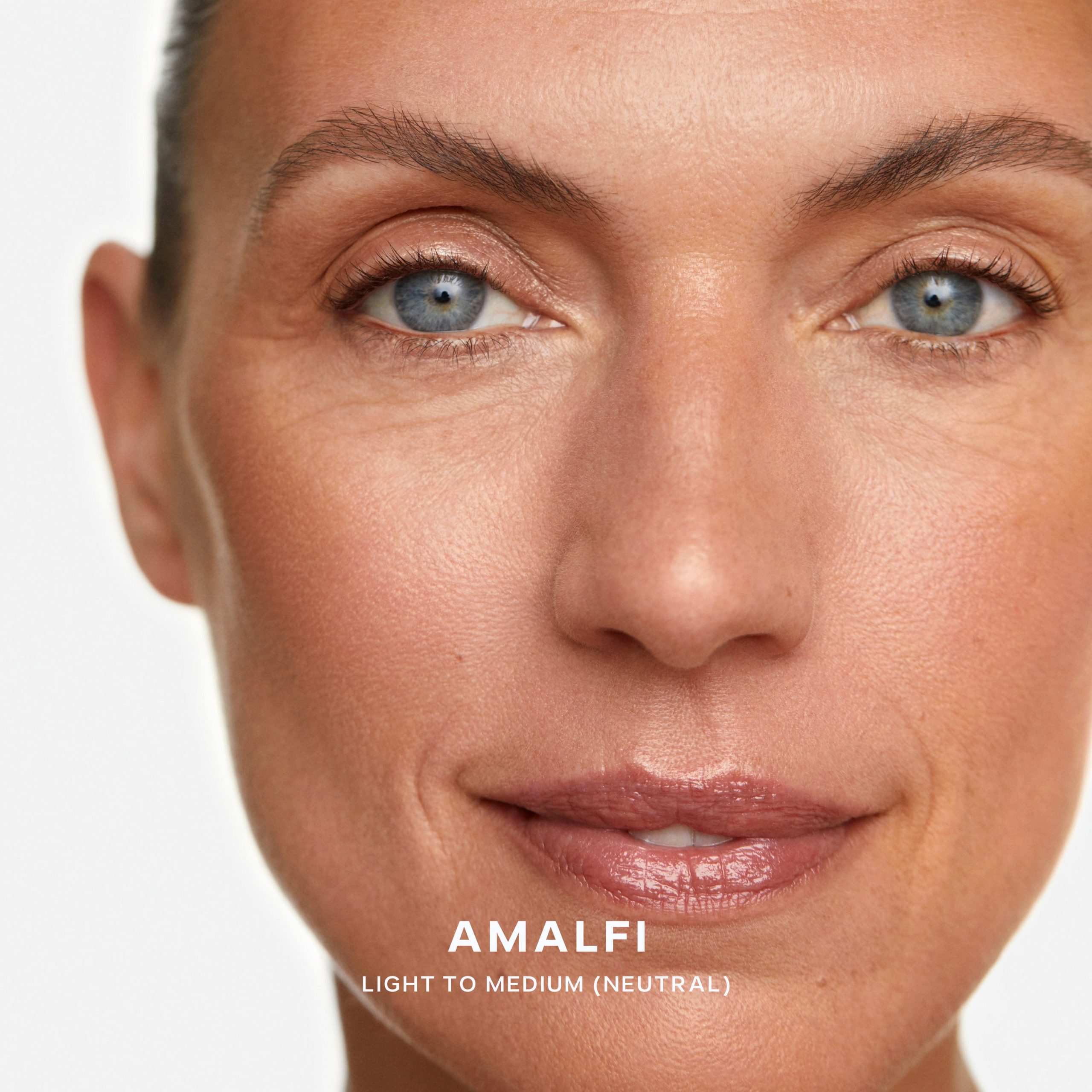 Saie_SuperSuedeBronzer_Amalfi_Model.jpg