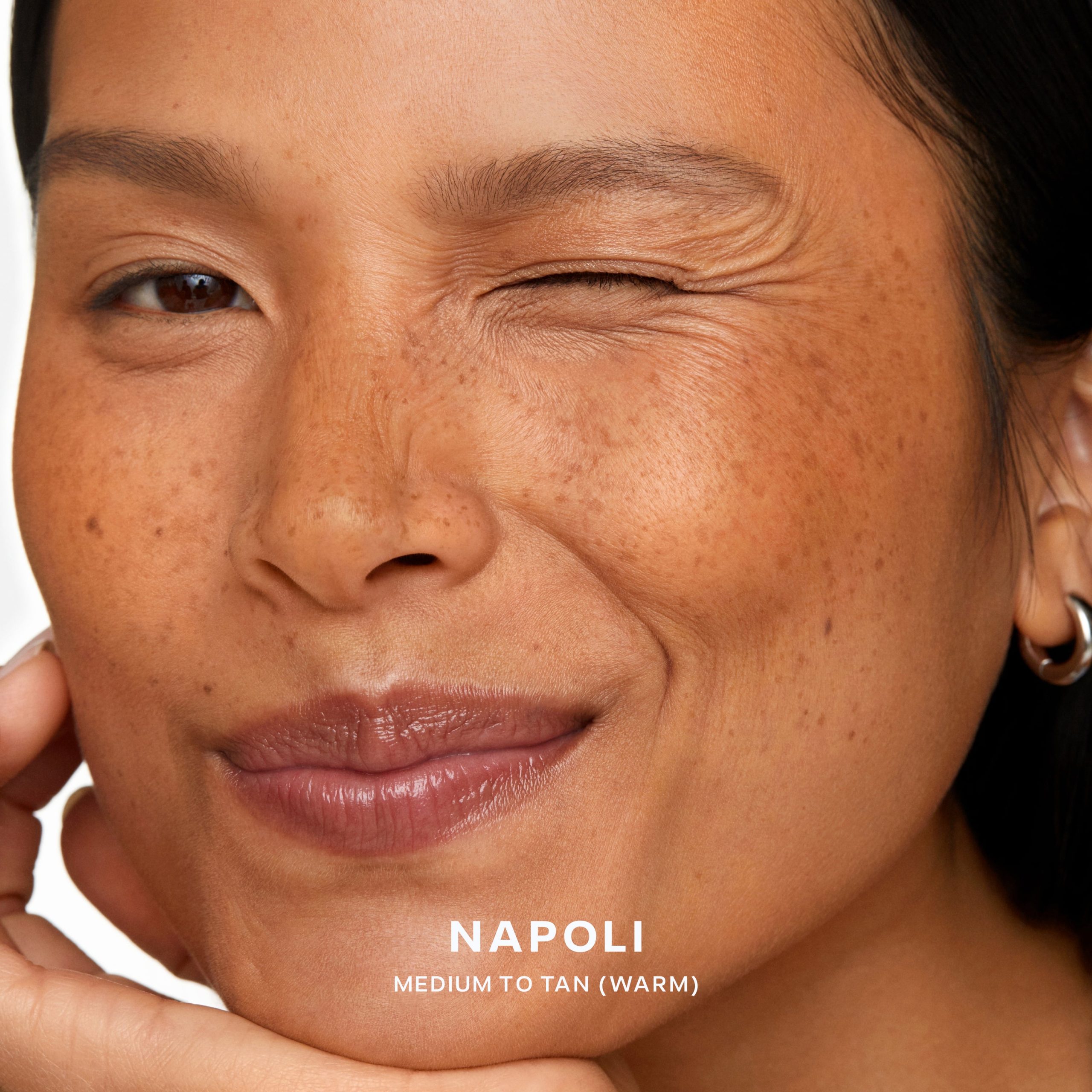 Saie_SuperSuedeBronzer_Napoli_Model.jpg