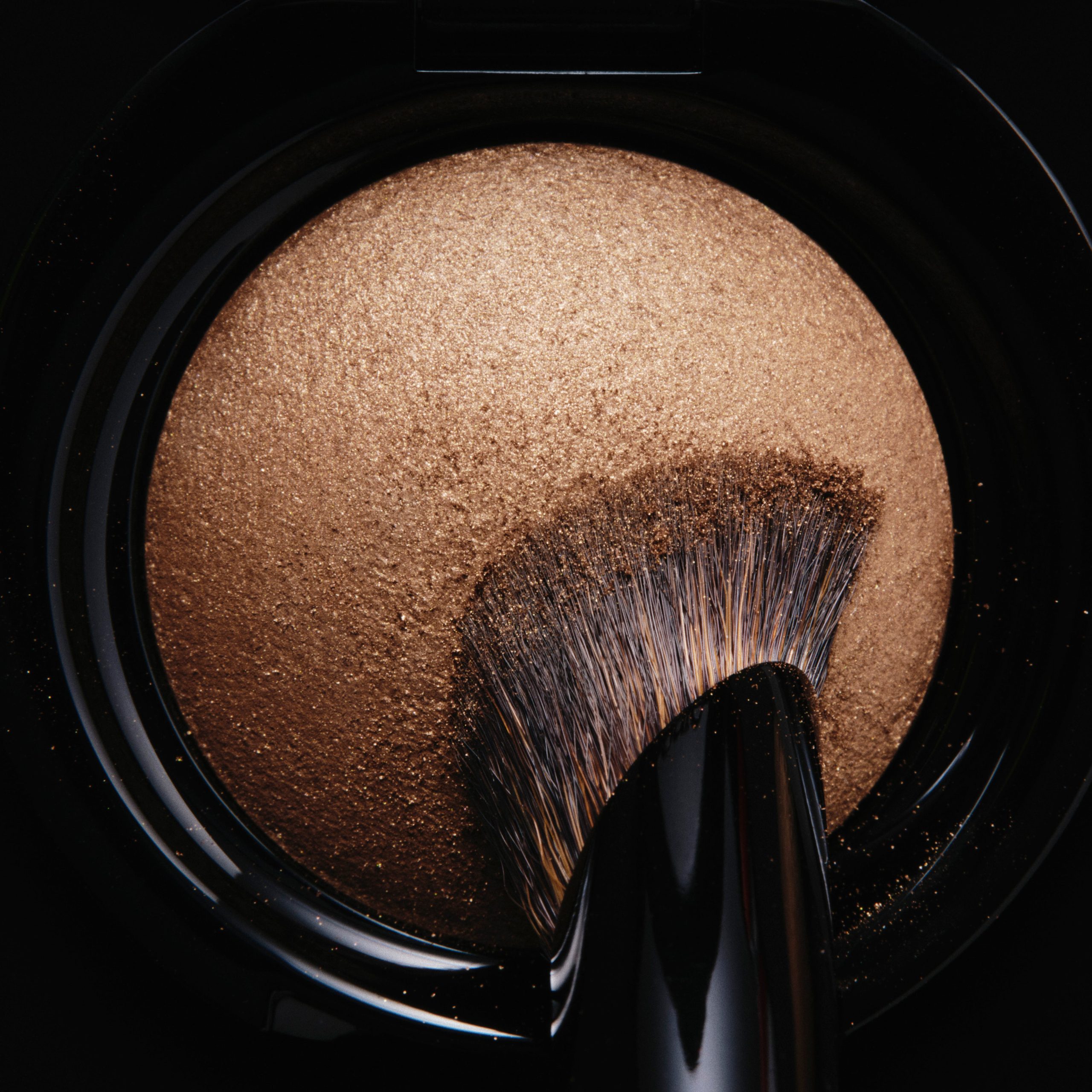 Saie_SuperSuedeEyeshadow_Campaign.jpg