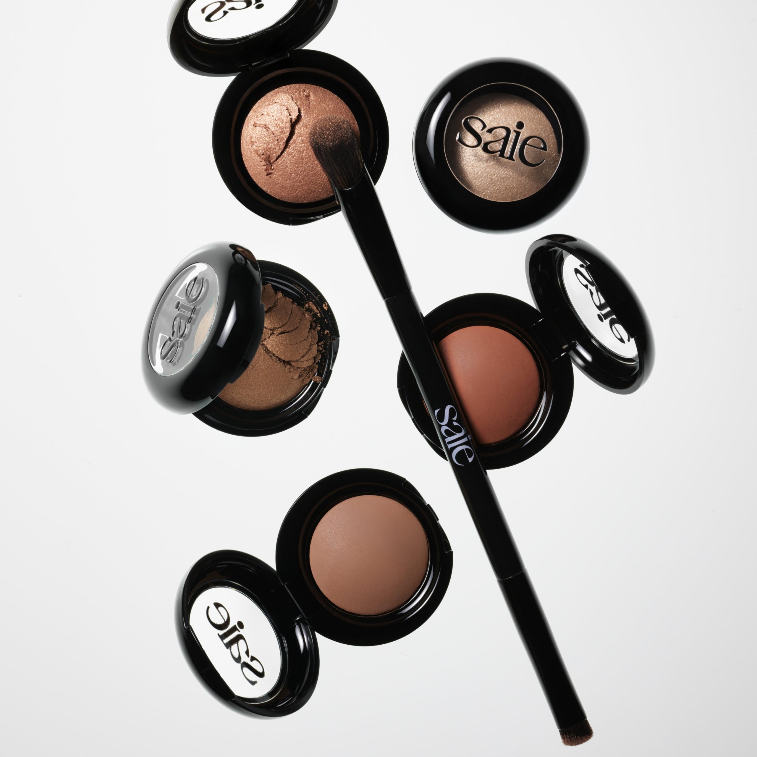 Saie_SuperSuedeEyeshadow_Campaign4.jpg